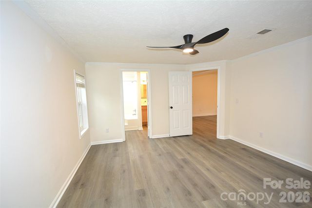 5008 Forestmont Drive, Matthews, NC 28105