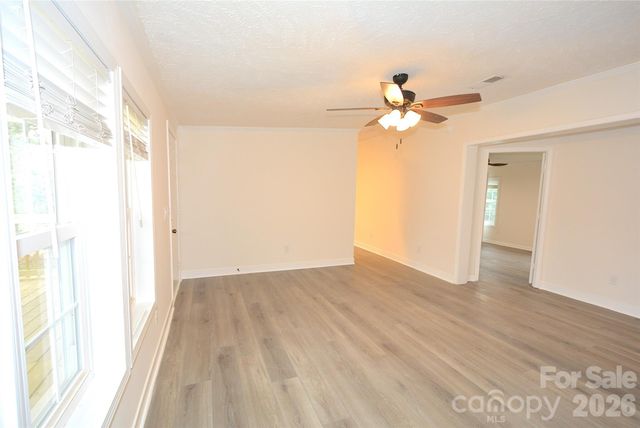 5008 Forestmont Drive, Matthews, NC 28105