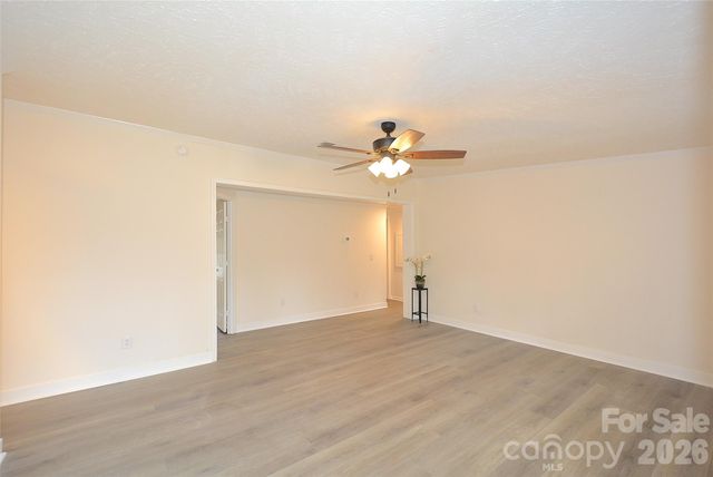 5008 Forestmont Drive, Matthews, NC 28105