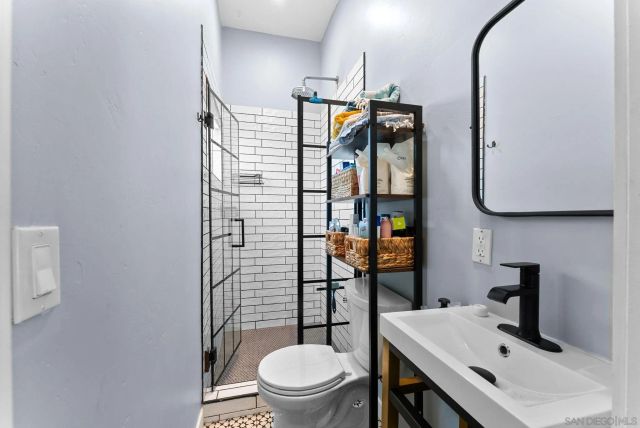 125 -127 W Brookes, San Diego, CA 92103