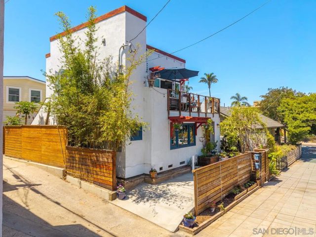 125 -127 W Brookes, San Diego, CA 92103
