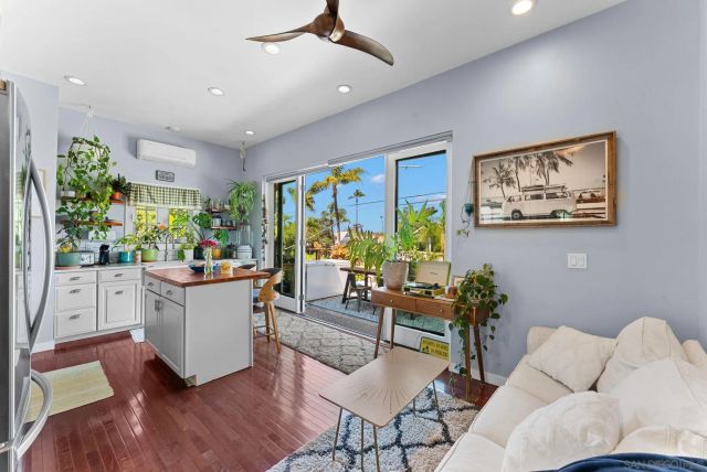 125 -127 W Brookes, San Diego, CA 92103