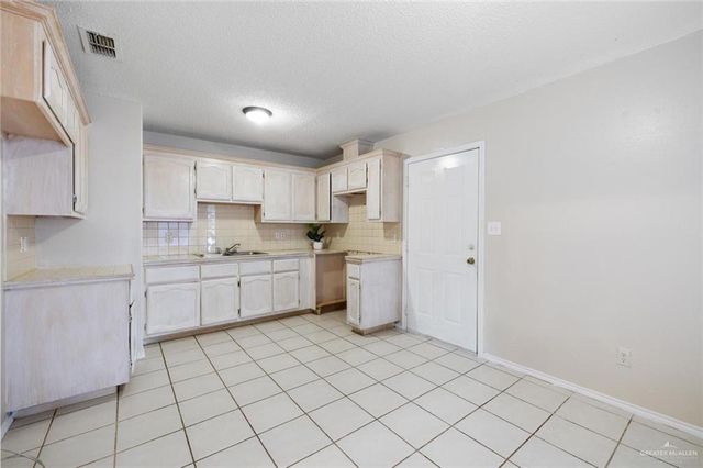 3516 E Andrew Avenue, Alton, TX 78573