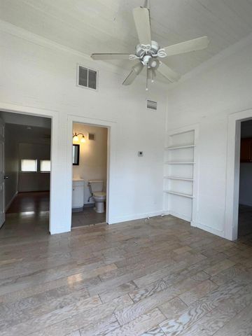 301 S 7th S Street, Fort Pierce, FL 34950