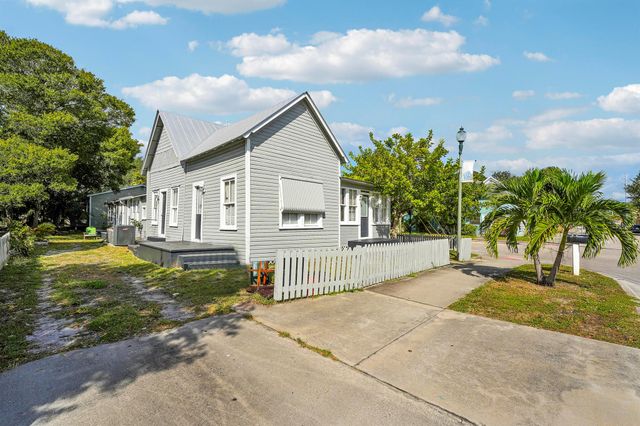 301 S 7th S Street, Fort Pierce, FL 34950