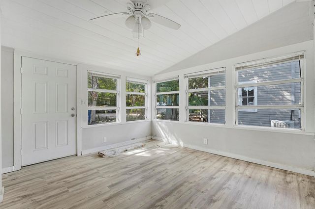 301 S 7th S Street, Fort Pierce, FL 34950