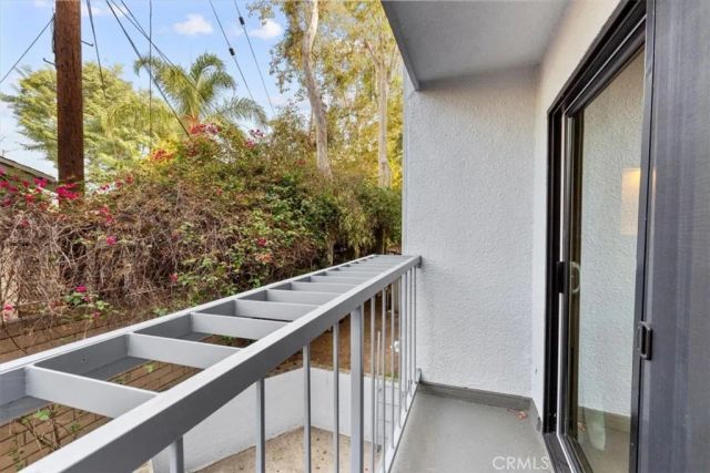 7505 Hampton Avenue 4, West Hollywood, CA 90046