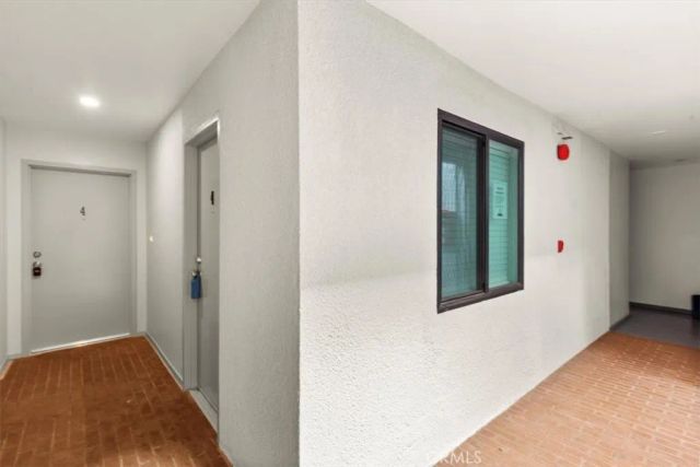 7505 Hampton Avenue 4, West Hollywood, CA 90046