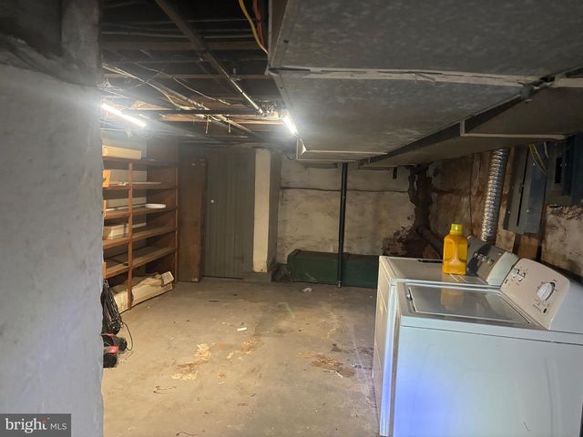 521 W PHILADELPHIA ST, York, PA 17401