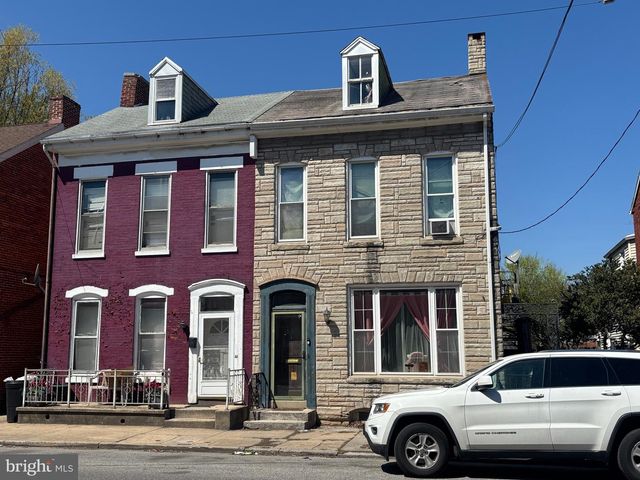 521 W PHILADELPHIA ST, York, PA 17401