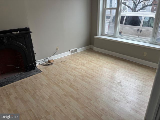 521 W PHILADELPHIA ST, York, PA 17401