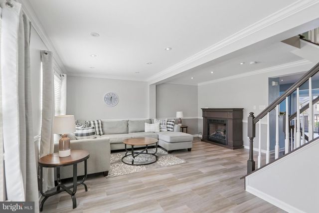 24 CLEMENS LN, Blackwood, NJ 08012