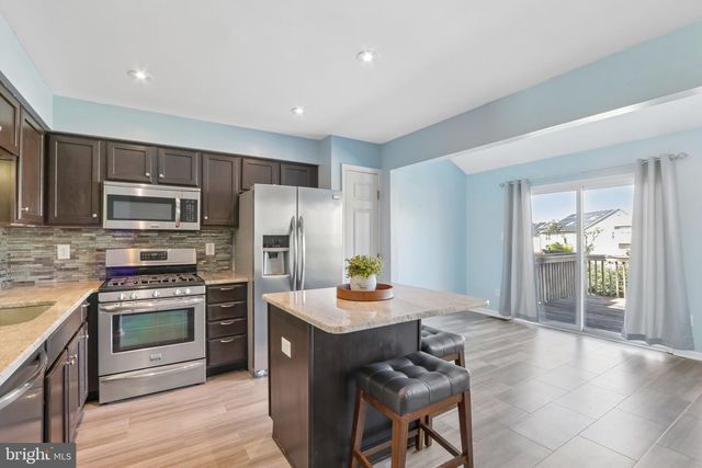 24 CLEMENS LN, Blackwood, NJ 08012