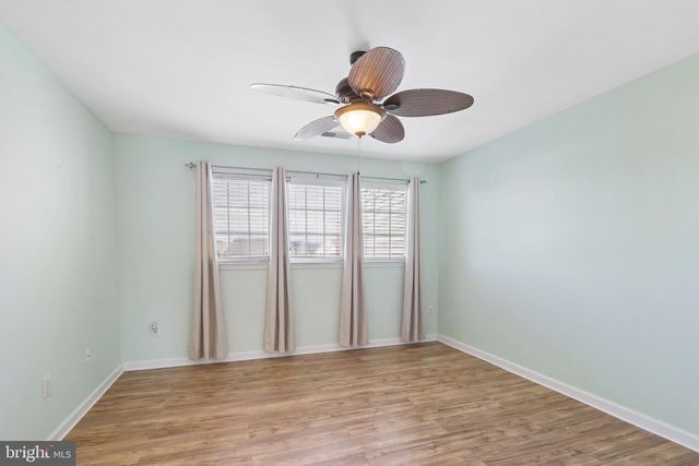 24 CLEMENS LN, Blackwood, NJ 08012