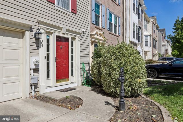 24 CLEMENS LN, Blackwood, NJ 08012