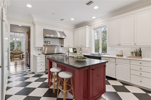 2307 Pelican Street, St Simons Island, GA 31522