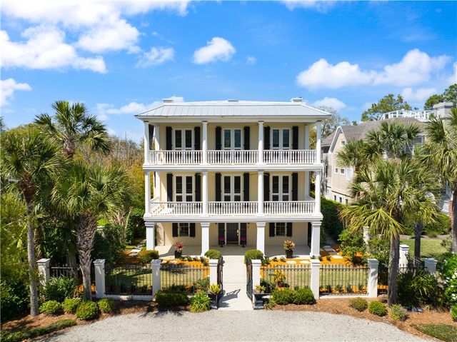 2307 Pelican Street, St Simons Island, GA 31522