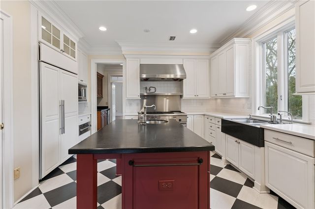 2307 Pelican Street, St Simons Island, GA 31522