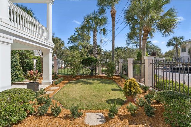 2307 Pelican Street, St Simons Island, GA 31522
