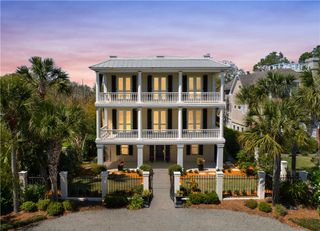 2307 Pelican Street, St Simons Island, GA 31522