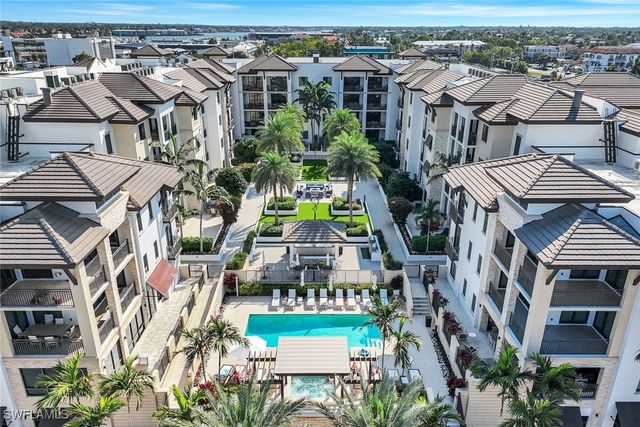 1030 3rd AVE S 419, Naples, FL 34102