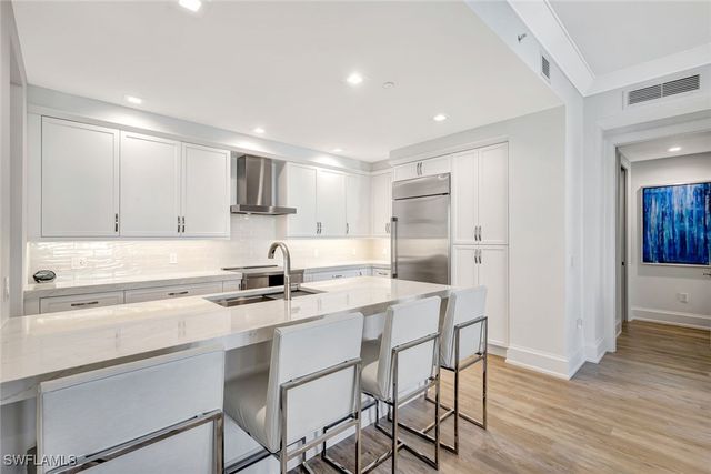 1030 3rd AVE S 419, Naples, FL 34102