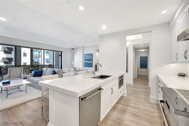 1030 3rd AVE S 419, Naples, FL 34102