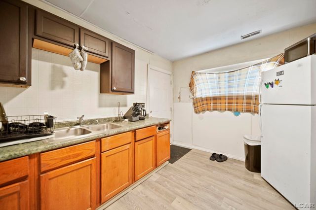 820 Mulberry Street, Adrian, MI 49221