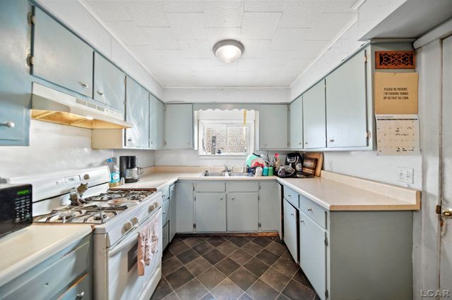 820 Mulberry Street, Adrian, MI 49221