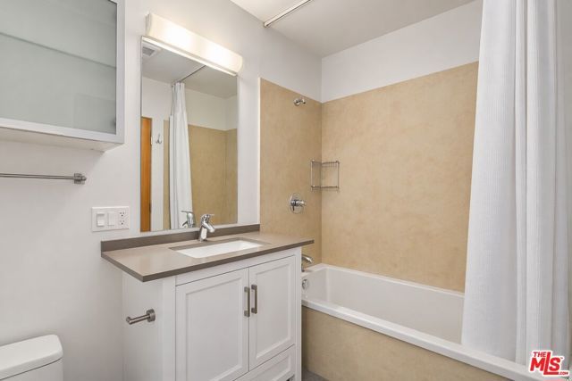 621 San Juan Avenue A, Venice (los Angeles), CA 90291
