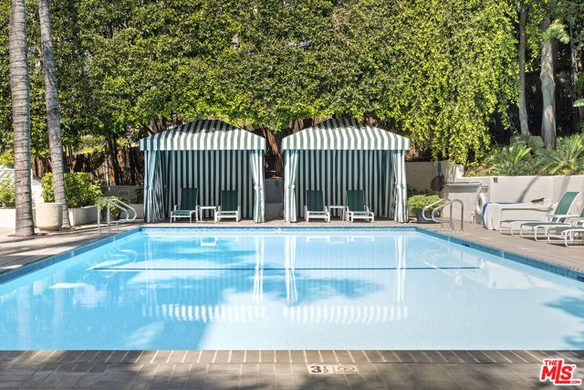 1131 Alta Loma Road 323, West Hollywood, CA 90069