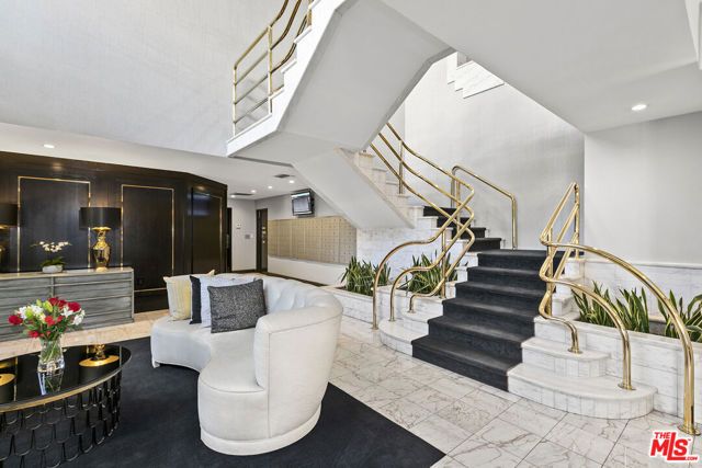 1131 Alta Loma Road 323, West Hollywood, CA 90069