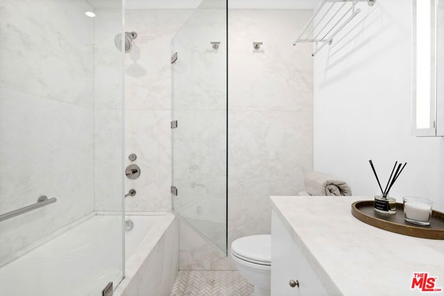1131 Alta Loma Road 323, West Hollywood, CA 90069