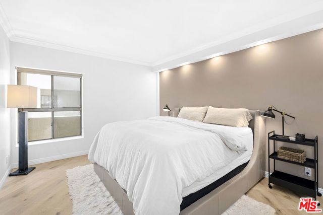 1131 Alta Loma Road 323, West Hollywood, CA 90069
