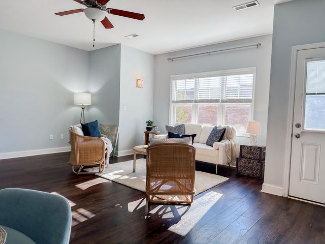 1201 Commonwealth CIR, Forest, VA 24551