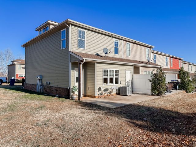 1201 Commonwealth CIR, Forest, VA 24551