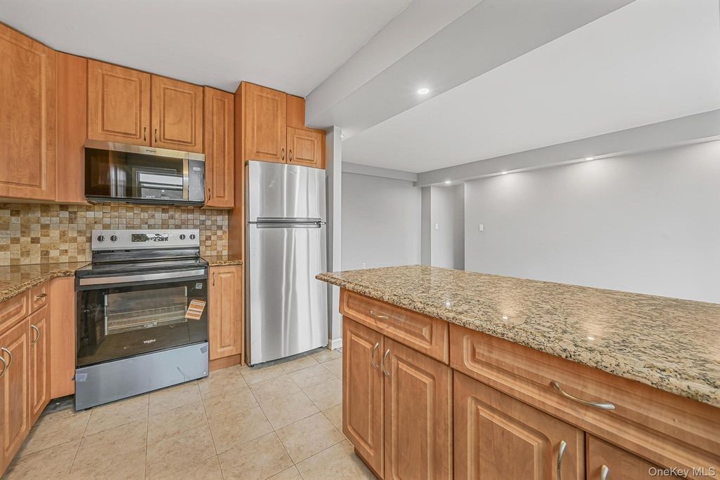 160 72nd Street 758, Brooklyn, NY 11209