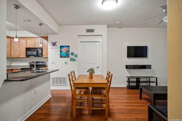 7342 Oak Manor Dr Apt 3105, San Antonio, TX 78229
