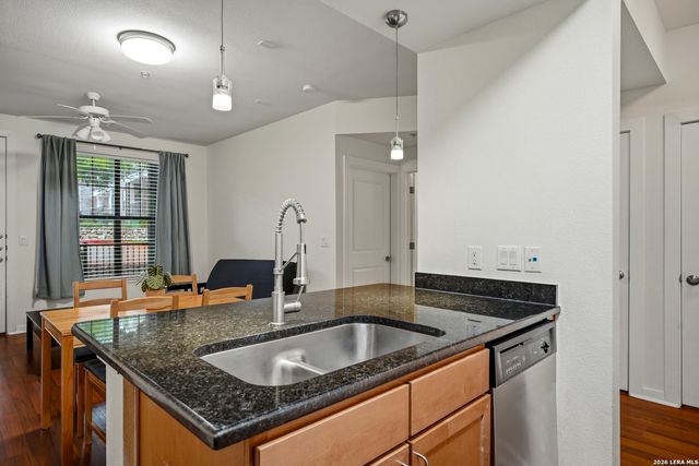 7342 Oak Manor Dr Apt 3105, San Antonio, TX 78229