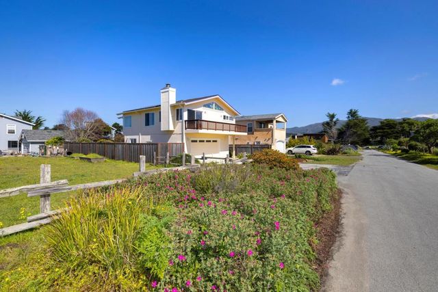 121 Bernal Avenue, Moss Beach, CA 94038