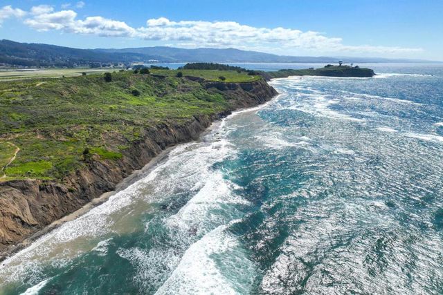 121 Bernal Avenue, Moss Beach, CA 94038