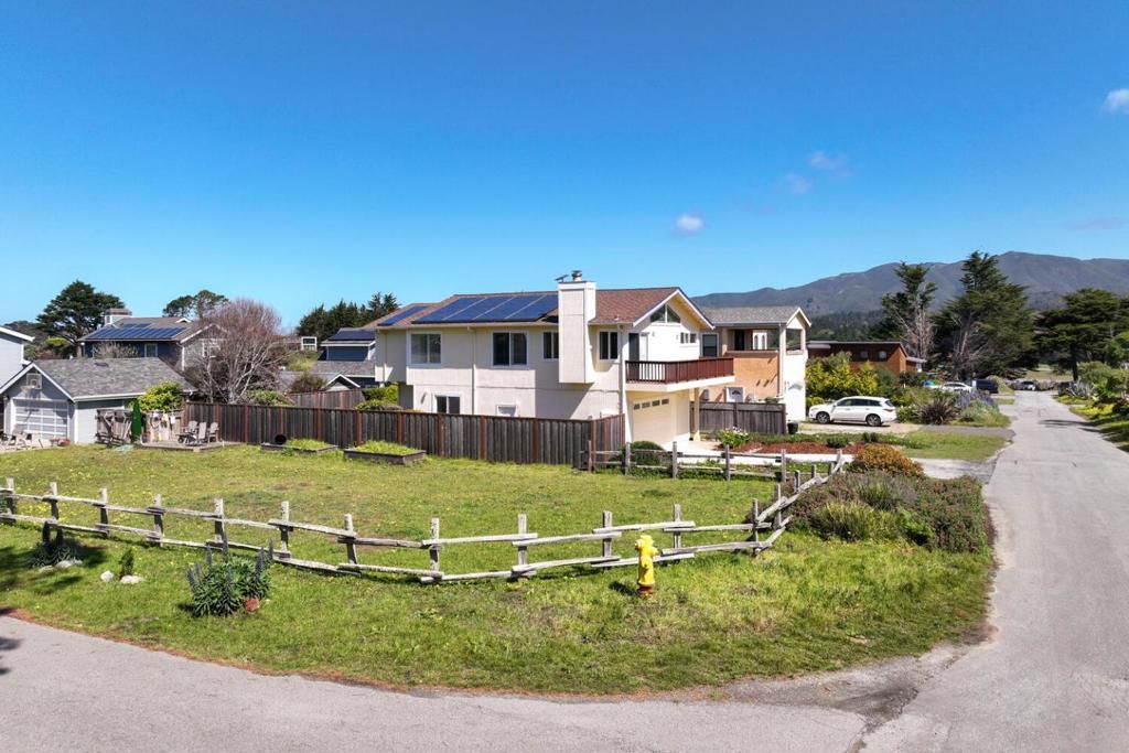 Image 3 of property listing at 121 Bernal Avenue, Moss Beach, CA 94038