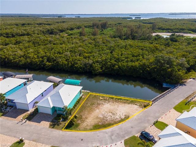 3155 Trawler LN, St. James City, FL 33956