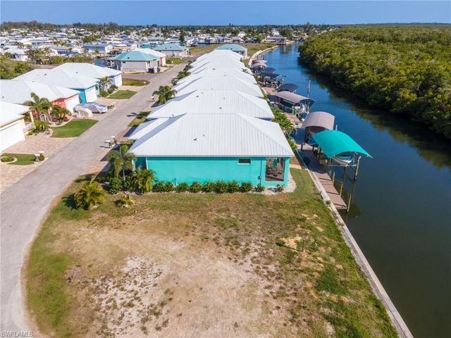 3155 Trawler LN, St. James City, FL 33956