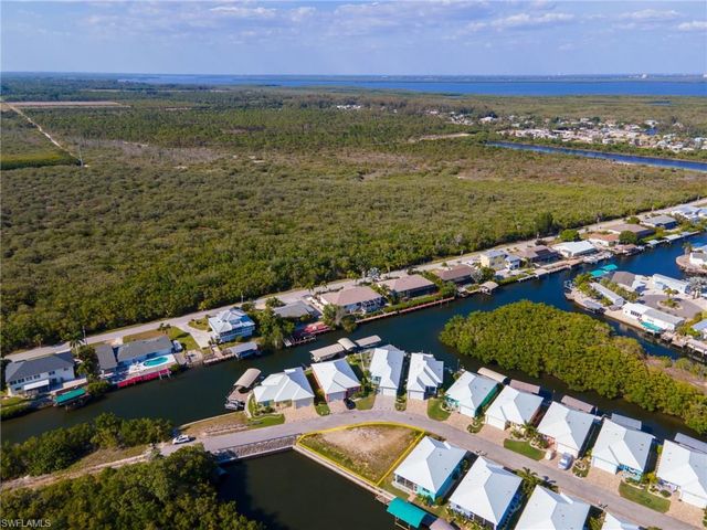 3155 Trawler LN, St. James City, FL 33956