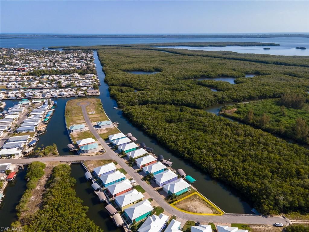 3155 Trawler LN, St. James City, FL 33956