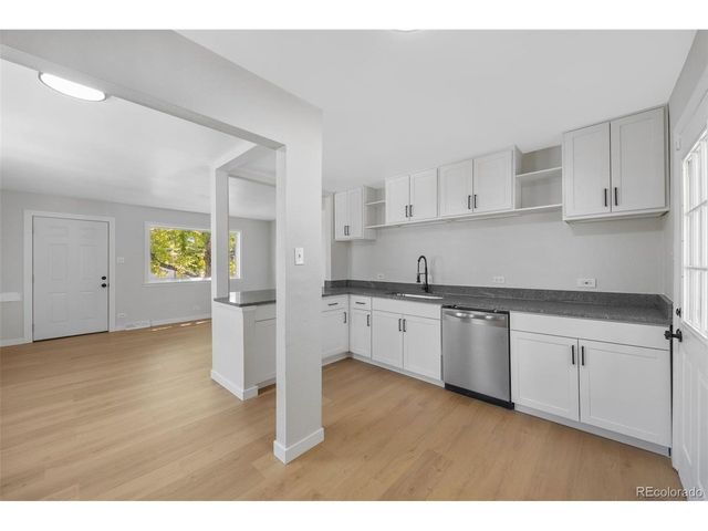 2355 W Hillside Ave, Englewood, CO 80110