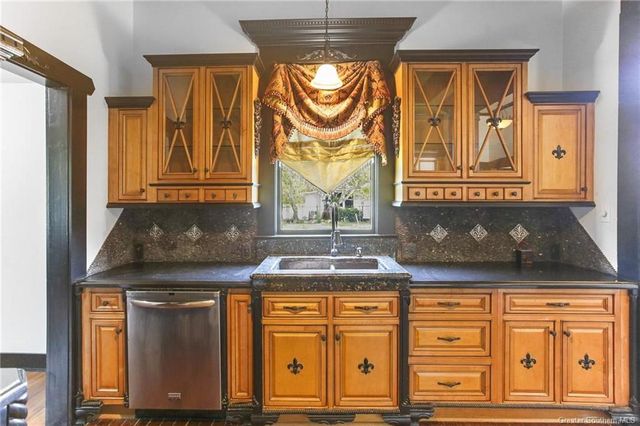130 Dr Michael Debakey Drive, Lake Charles, LA 70601