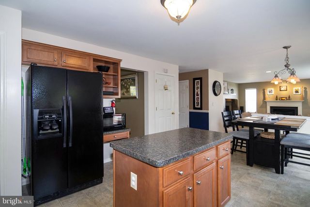 6 PEACEFUL COURT, Sicklerville, NJ 08081