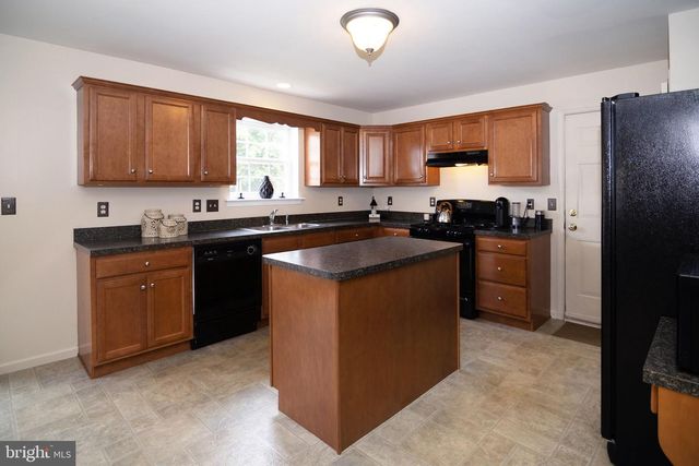 6 PEACEFUL COURT, Sicklerville, NJ 08081